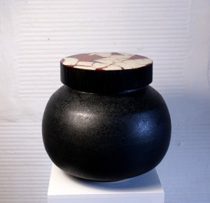 Atelier ZIAM - Frederic TALLIN
Grés, Paille de seigle, Coquille d'œufs