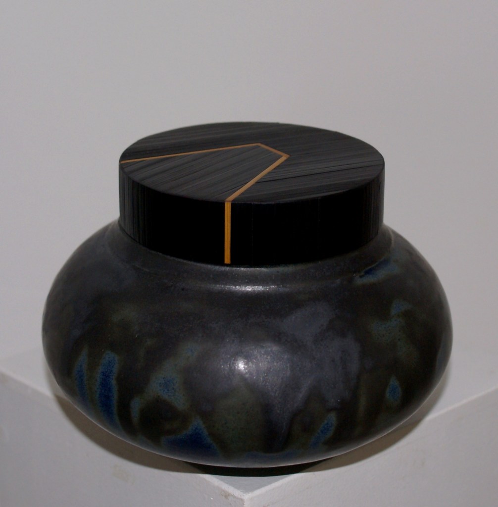 Atelier ZIAM - Frederic TALLIN
Grés, Paille de seigle, Placage bois