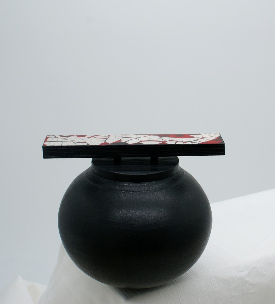 Atelier ZIAM - Frederic TALLIN
Grés, Paille de seigle, coquille d'œufs